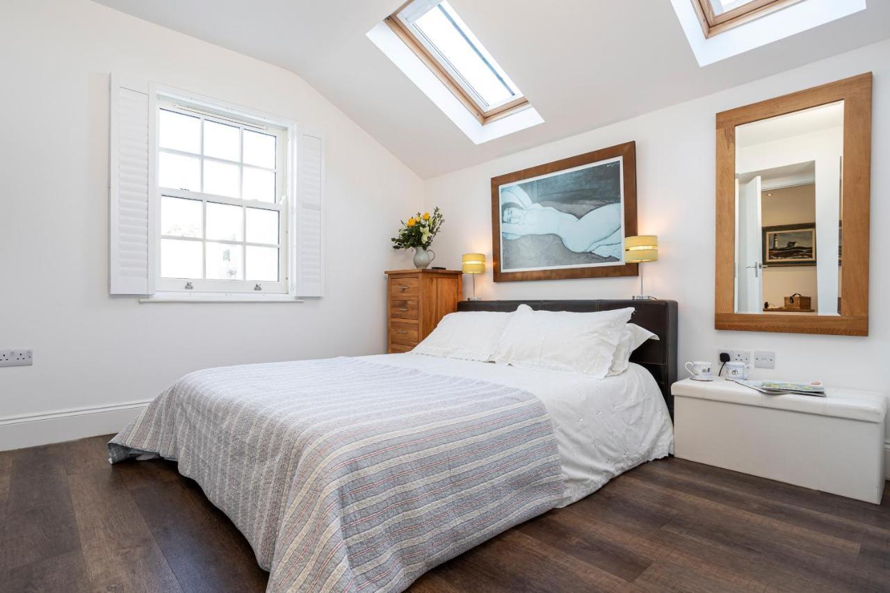 Finest Retreats - Lighthouse Cottage Rampside Екстериор снимка