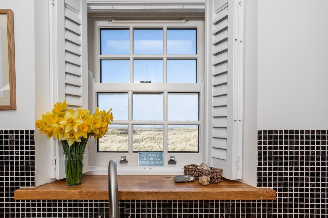 Finest Retreats - Lighthouse Cottage Rampside Екстериор снимка