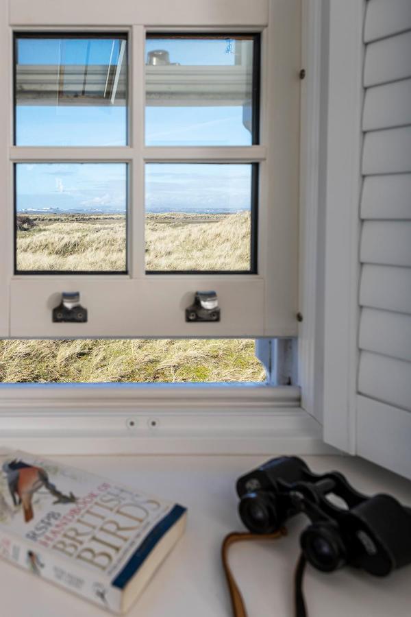 Finest Retreats - Lighthouse Cottage Rampside Екстериор снимка